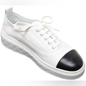 Chanel sneakers white leather w/ black leather cc to cap